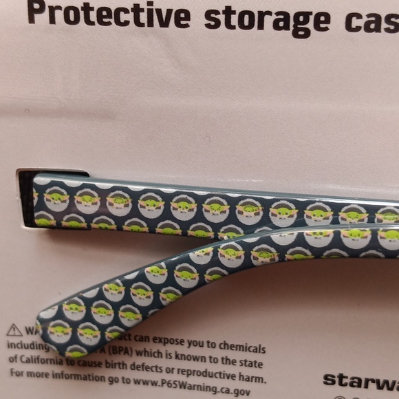 🆕Disney Star Wars Mandalorian Kids Blue Light Glasses w/ Protective Case- Grey - Picture 6 of 6